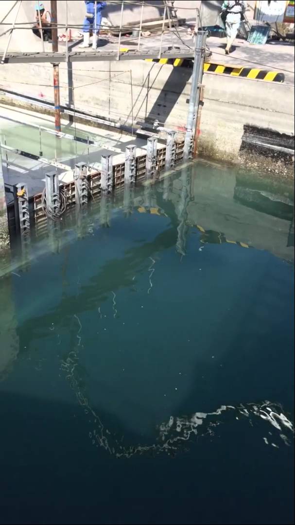 鹿児島県垂水市海潟漁港水中コンクリート打設